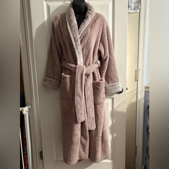 NWOT Carole Hochman women's textured pink plush wrap long robe, Size S - Picture 2 of 16